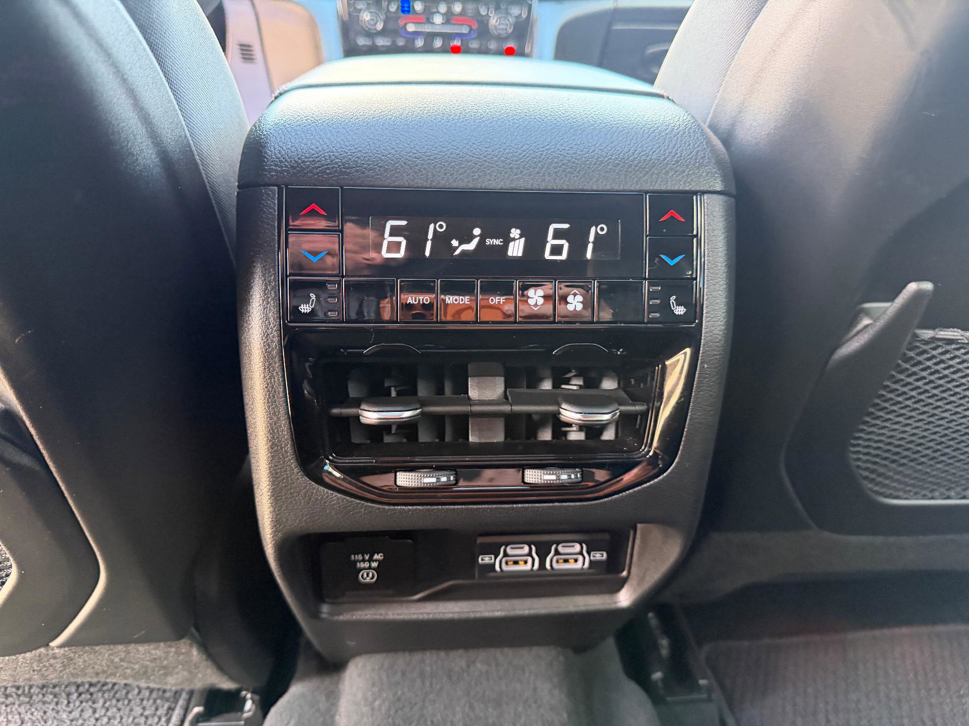 Used 2024 Jeep Grand Cherokee L Summit AWD/4WD image 23