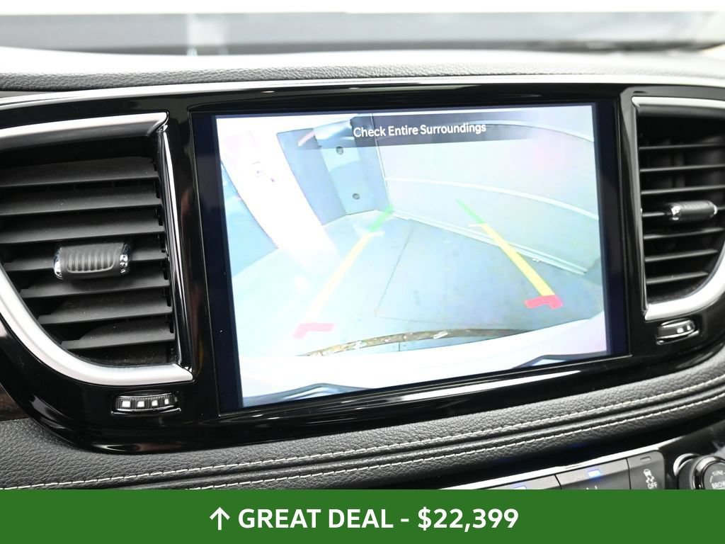 Used 2023 Chrysler Pacifica Limited FWD image 37