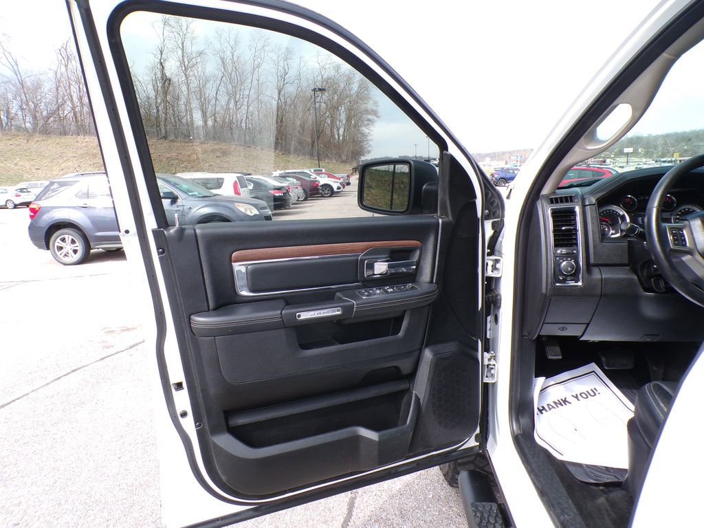 Used 2017 RAM 1500 Laramie w/ Convenience Group AWD/4WD image 13