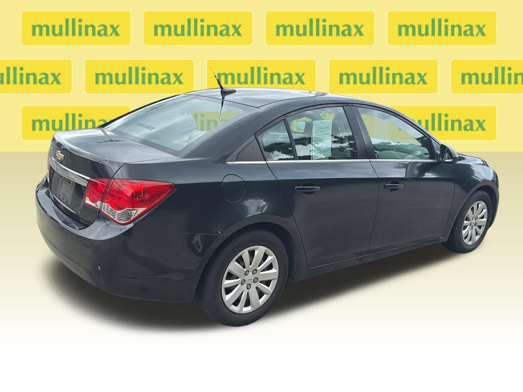 Used 2011 Chevrolet Cruze LS w/ Connectivity Package FWD image 4