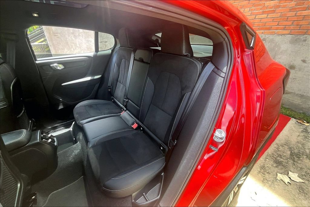 Certified 2023 Volvo C40 P8 Recharge Plus AWD/4WD image 35