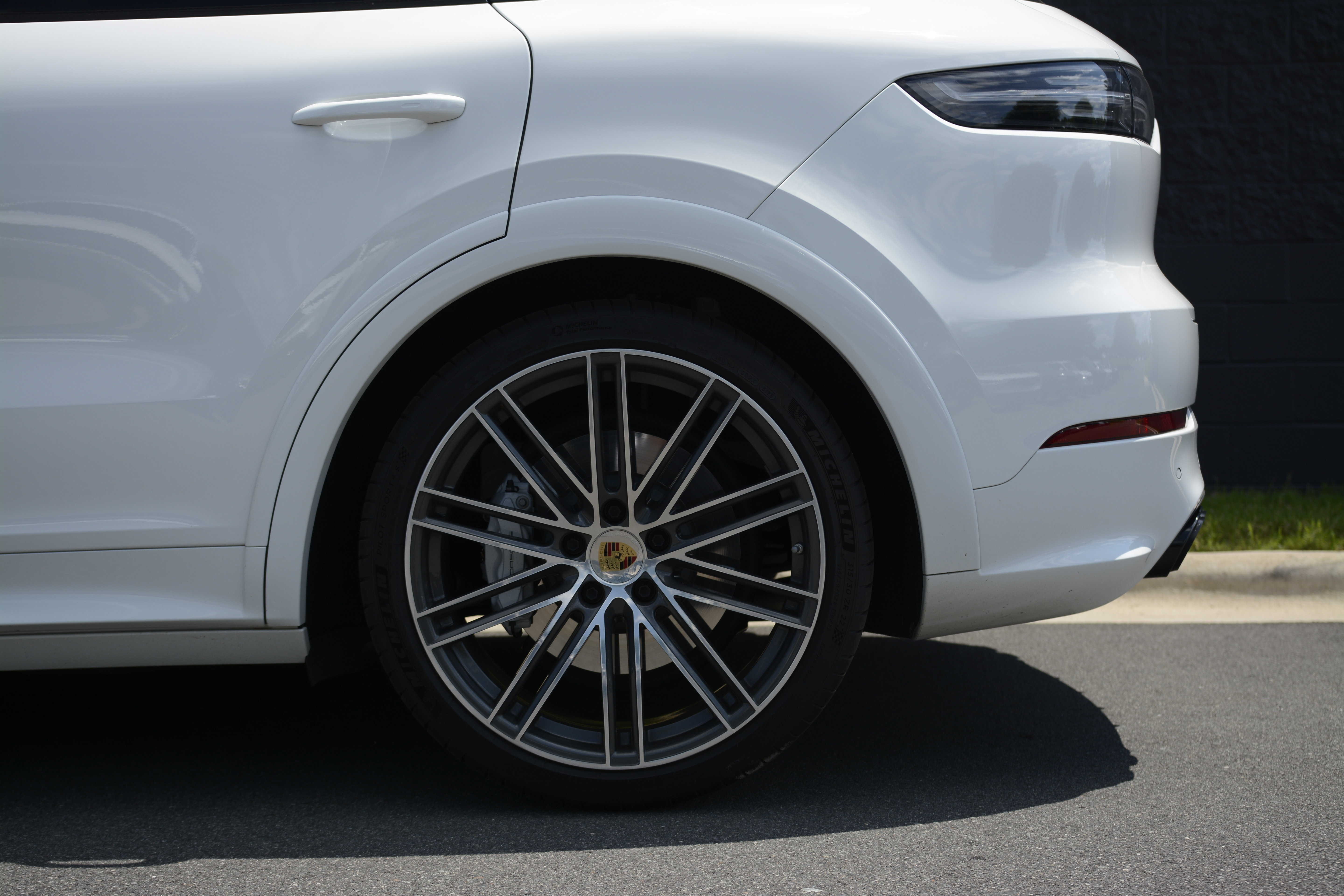 Certified 2023 Porsche Cayenne Turbo AWD/4WD image 47