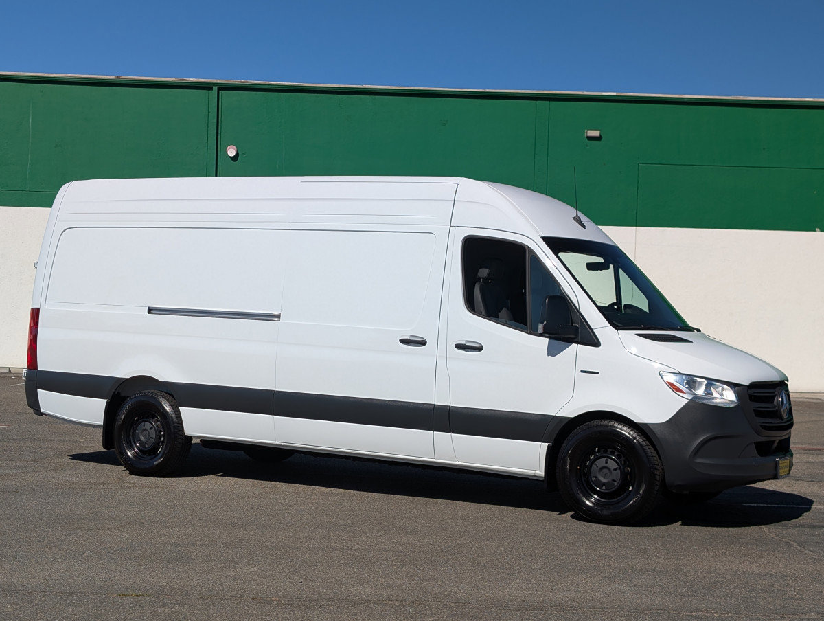 Used 2024 Mercedes-Benz eSprinter 170 Cargo image 1