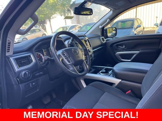Used 2018 Nissan Titan SV w/ SV Convenience Package AWD/4WD image 6