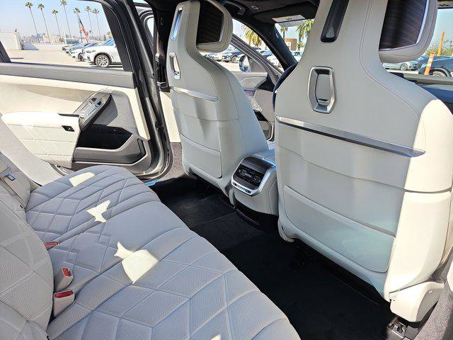 New 2025 BMW i7 eDrive50 image 11