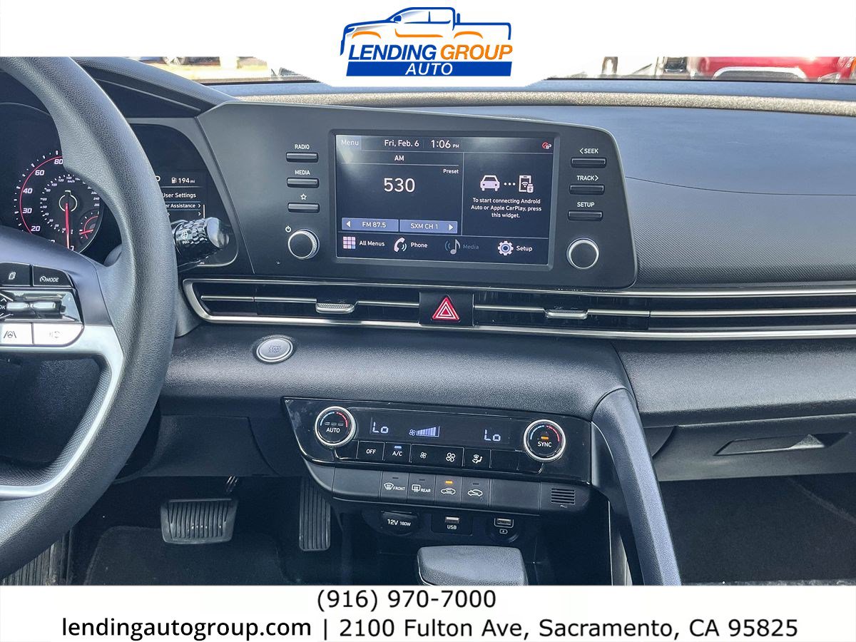 Used 2022 Hyundai Elantra SEL image 12