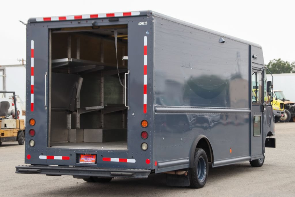 Used 2019 Ford E-450 and Econoline 450 Super Duty RWD image 12