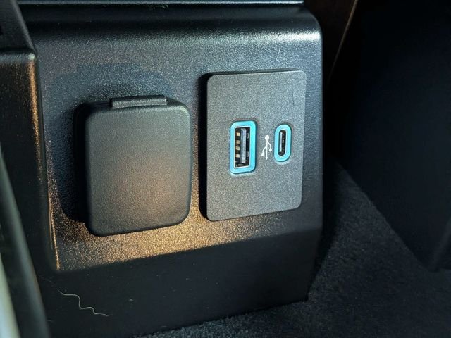Used 2023 Ford Explorer XLT RWD image 23