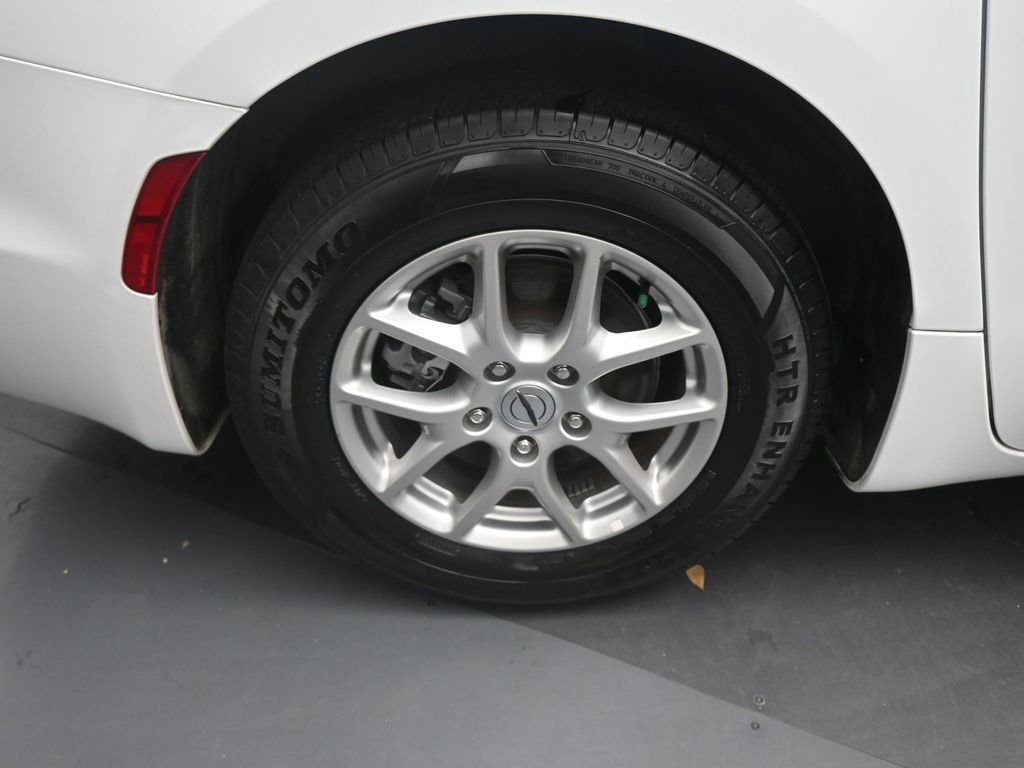 Used 2023 Chrysler Pacifica Touring-L image 24