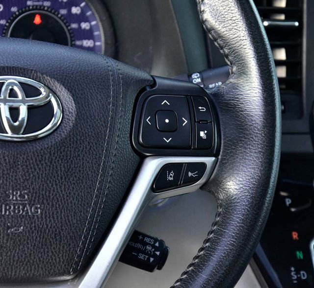 Used 2020 Toyota Sienna XLE w/ XLE Navigation Package image 22