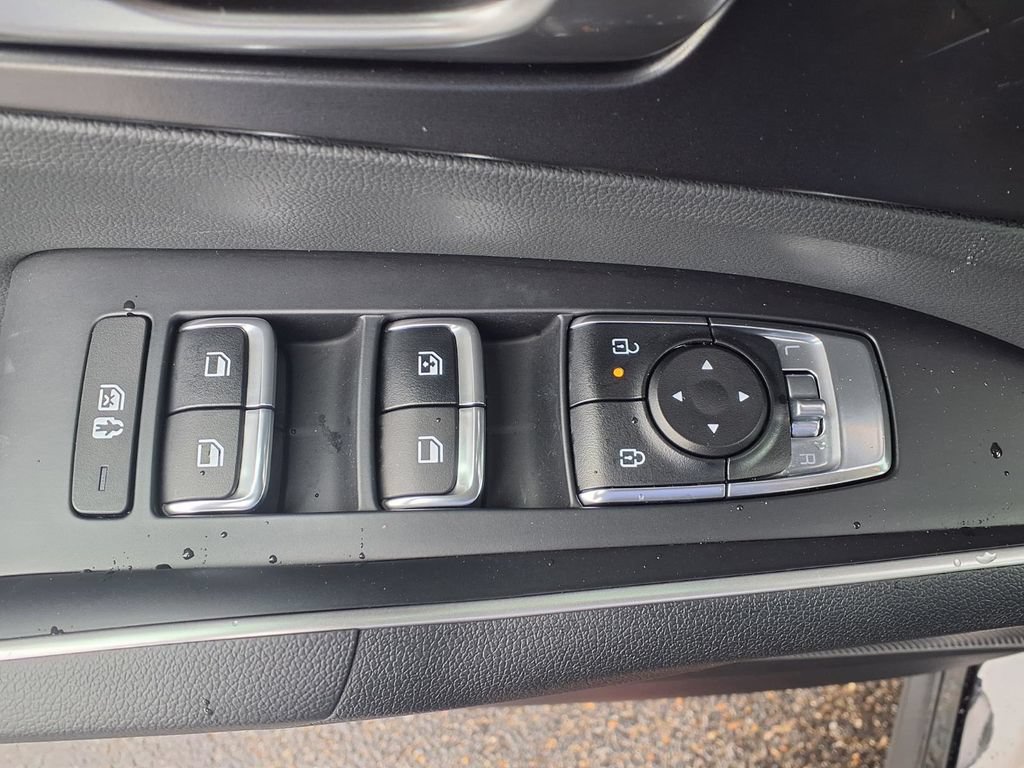 Certified 2026 Kia Sorento S FWD image 11