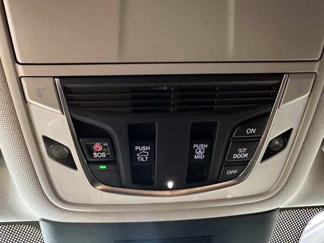 Used 2025 Acura MDX w/ Advance Package AWD/4WD image 37