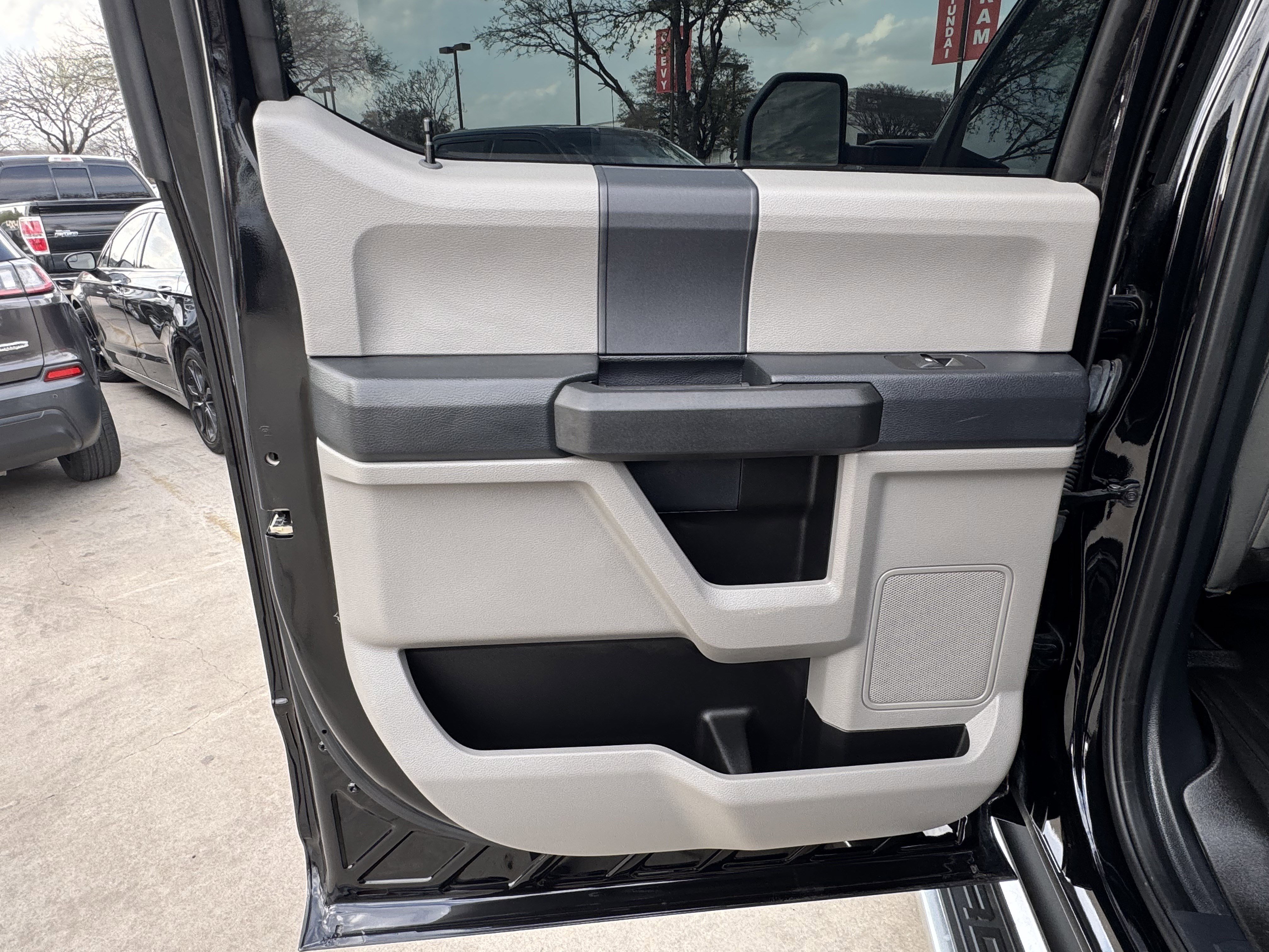 Used 2022 Ford F250 XL w/ STX Appearance Package image 17