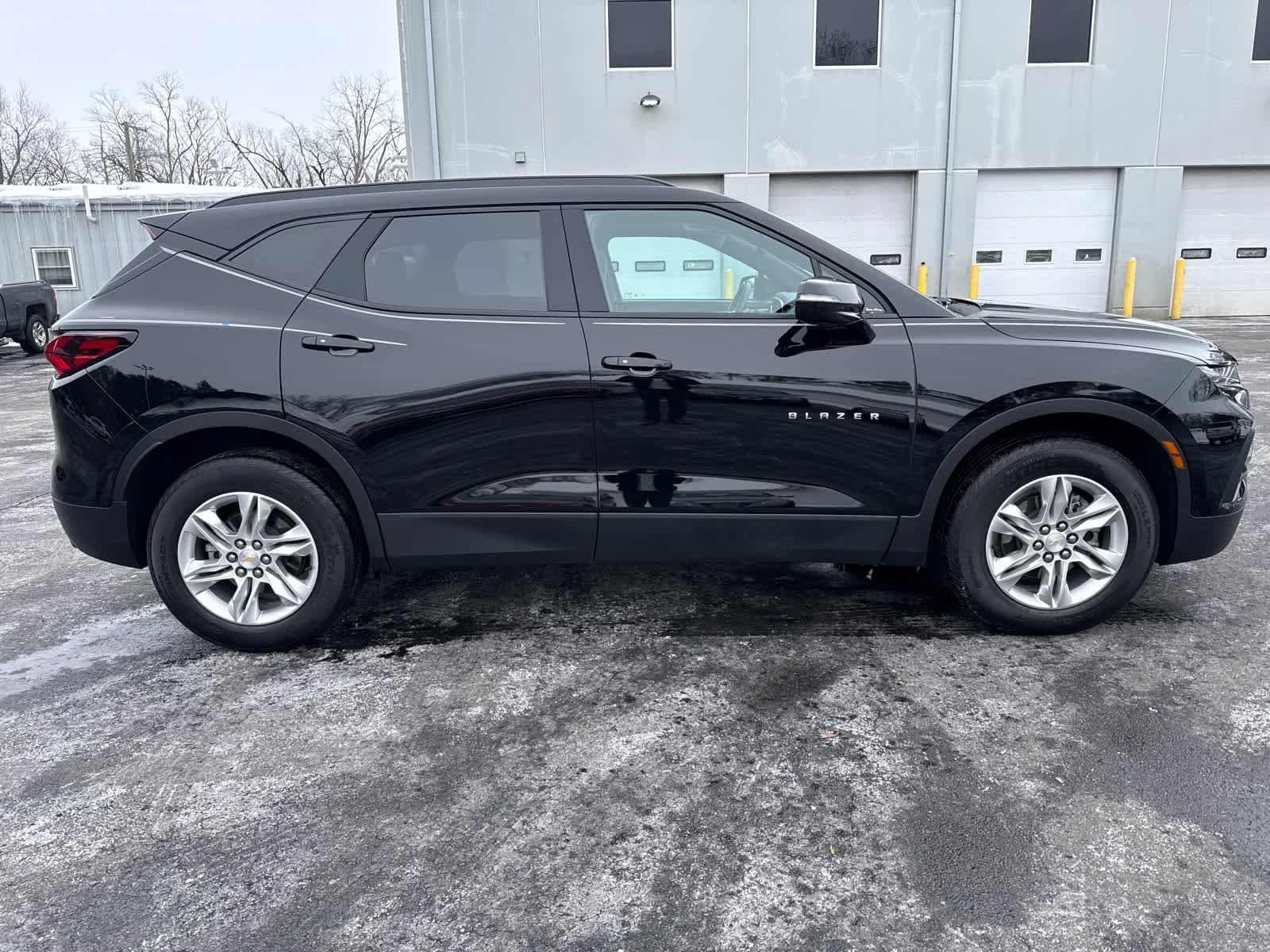 Used 2022 Chevrolet Blazer LT image 2