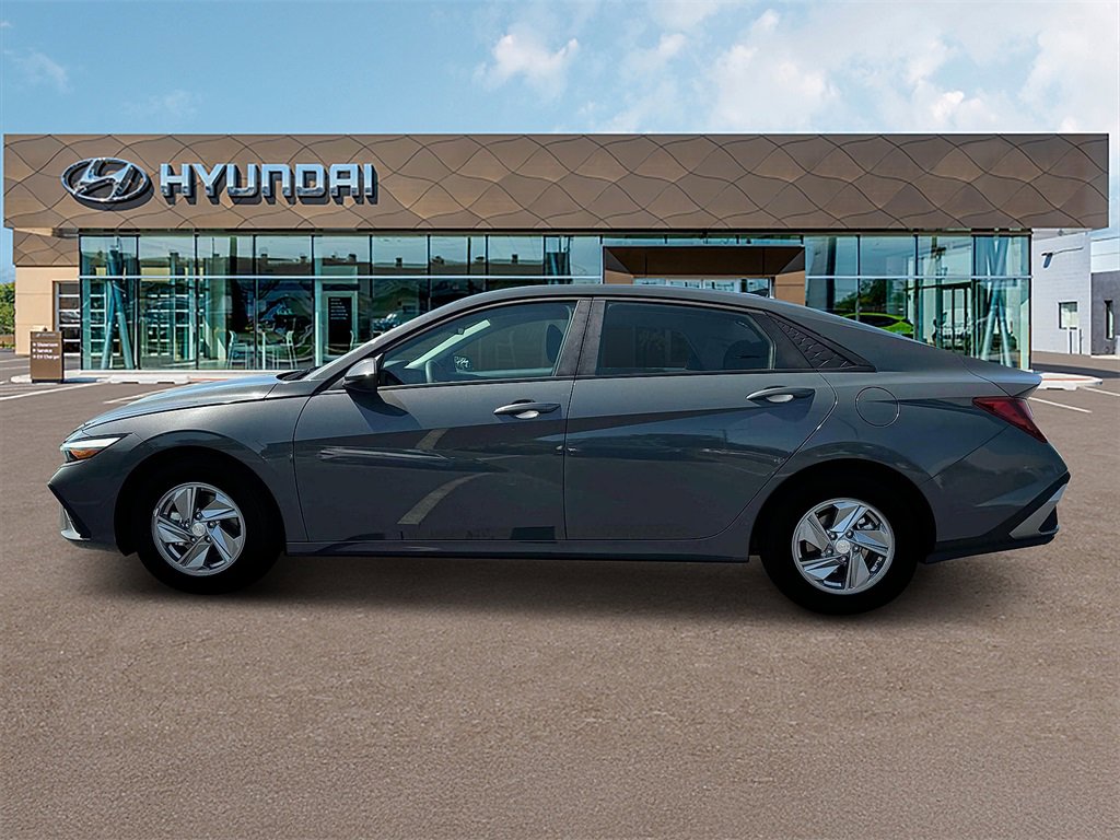 New 2025 Hyundai Elantra SE w/ Cargo Package image 3