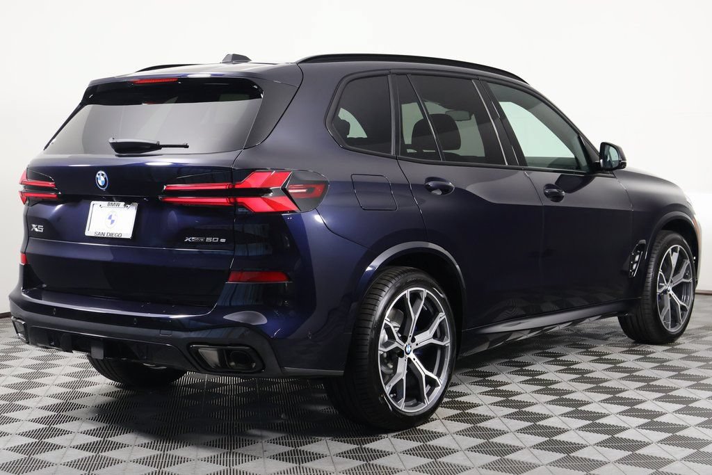 New 2026 BMW X5 xDrive50e w/ M Sport Package AWD/4WD image 2