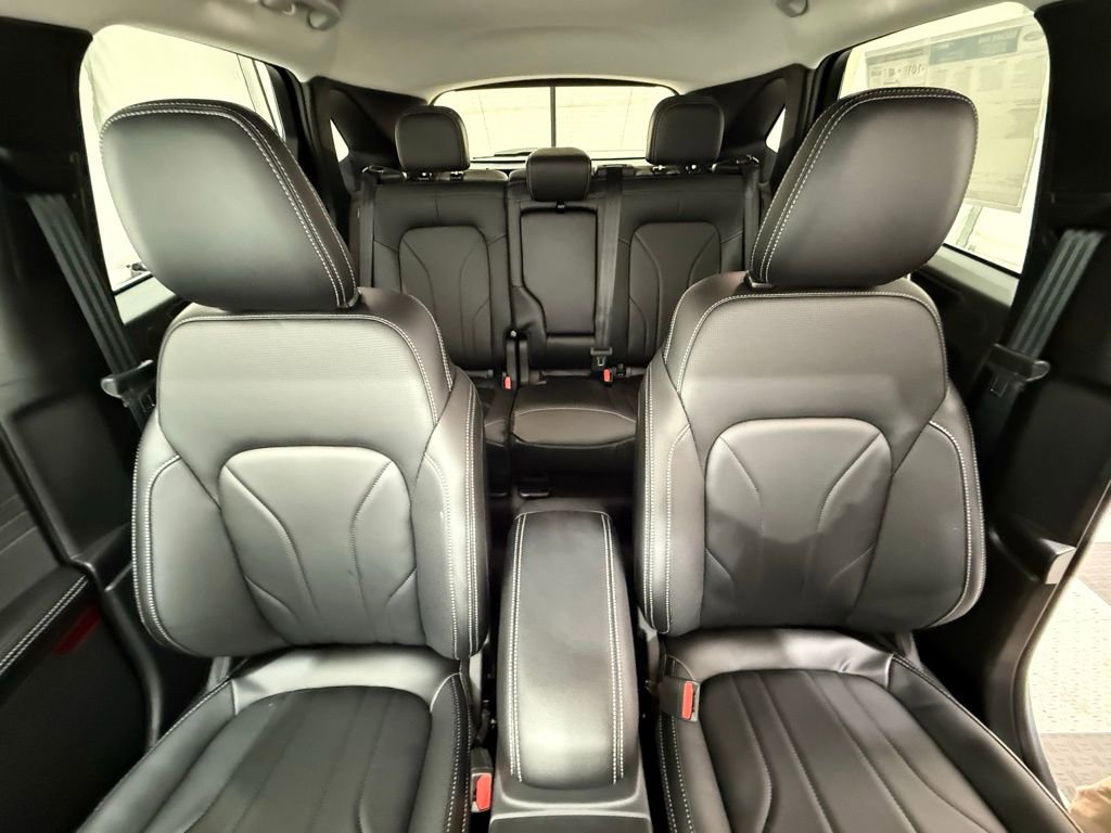 New 2025 Ford Escape SE w/ PHEV Premium Package image 28