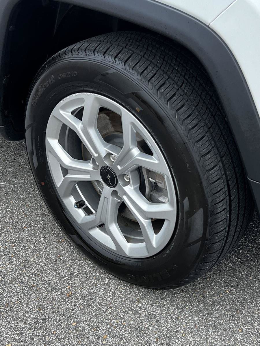 Used 2025 Jeep Compass Latitude AWD/4WD image 38