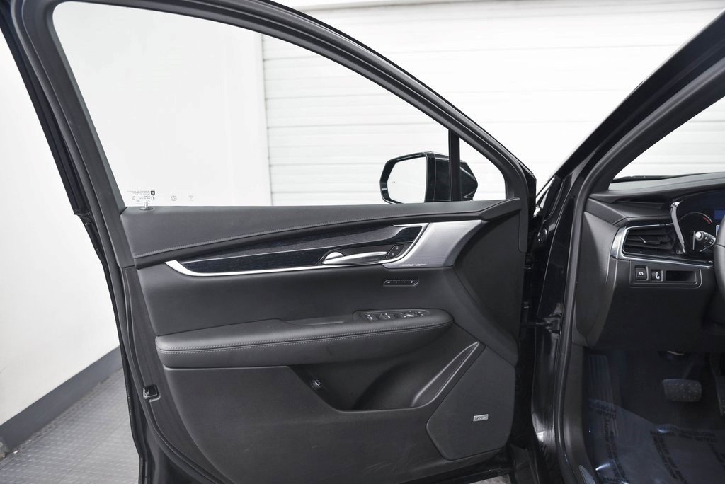 Certified 2025 Cadillac XT5 Premium Luxury image 10