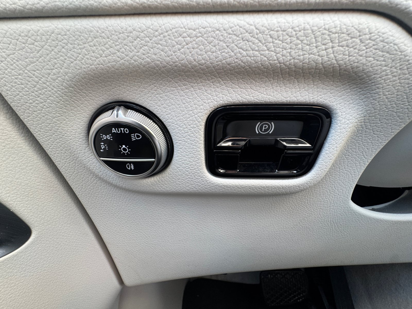 Certified 2023 Mercedes-Benz EQE 350+ 4MATIC SUV image 29