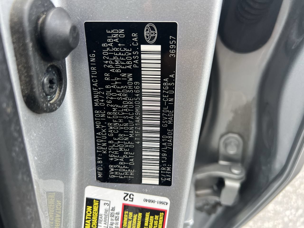 Used 2021 Toyota Camry XLE w/ Navigation Package FWD image 36