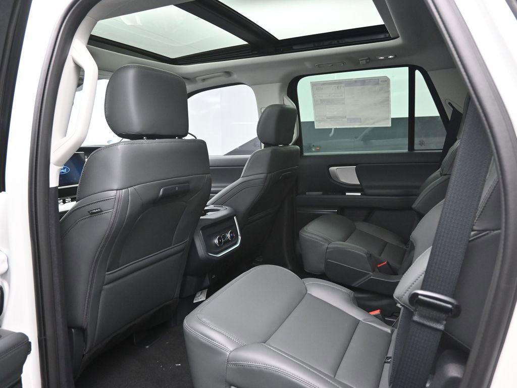 New 2026 Ford Expedition Active image 25