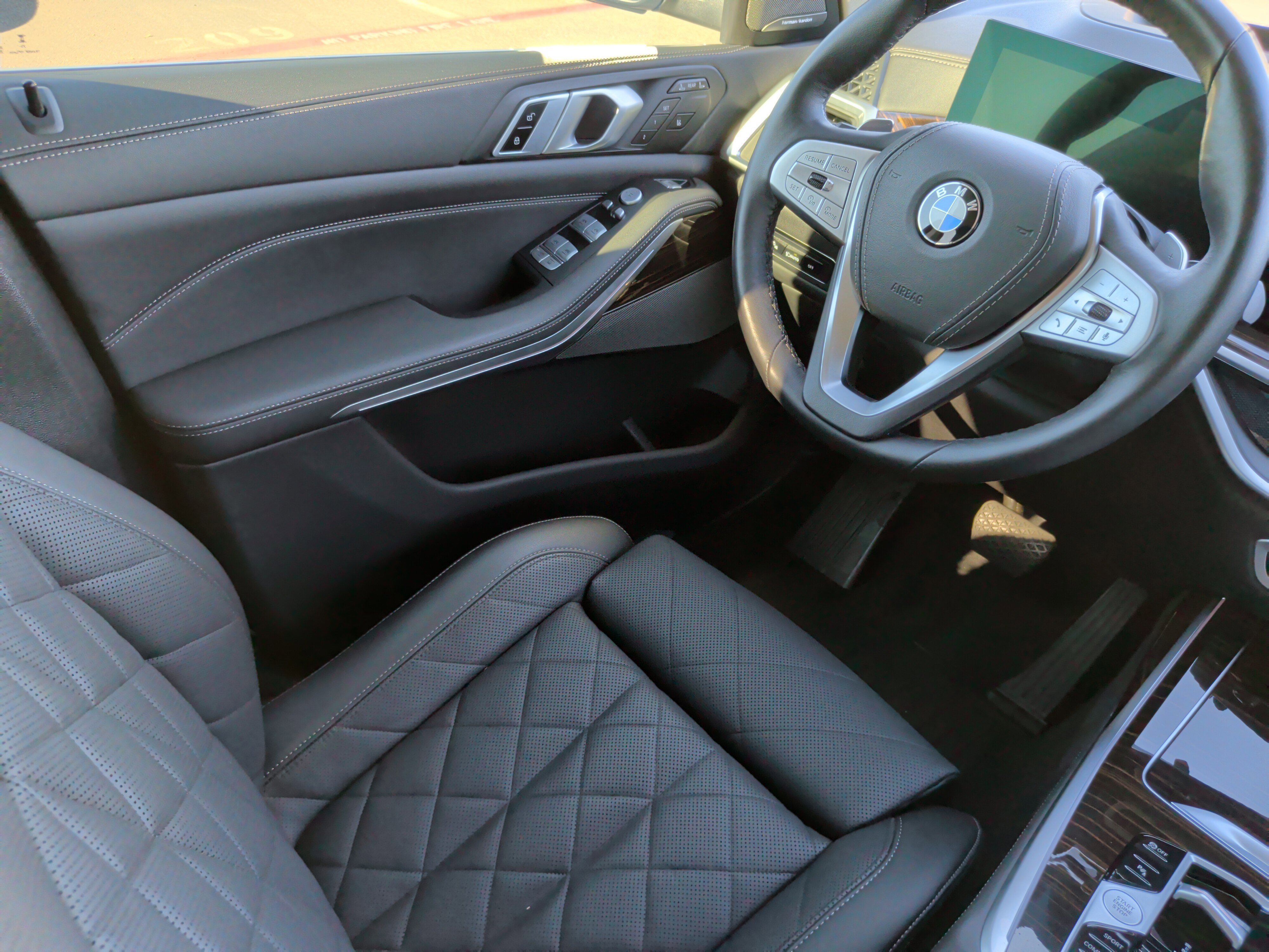 Certified 2024 BMW X7 xDrive40i w/ Premium Package image 37