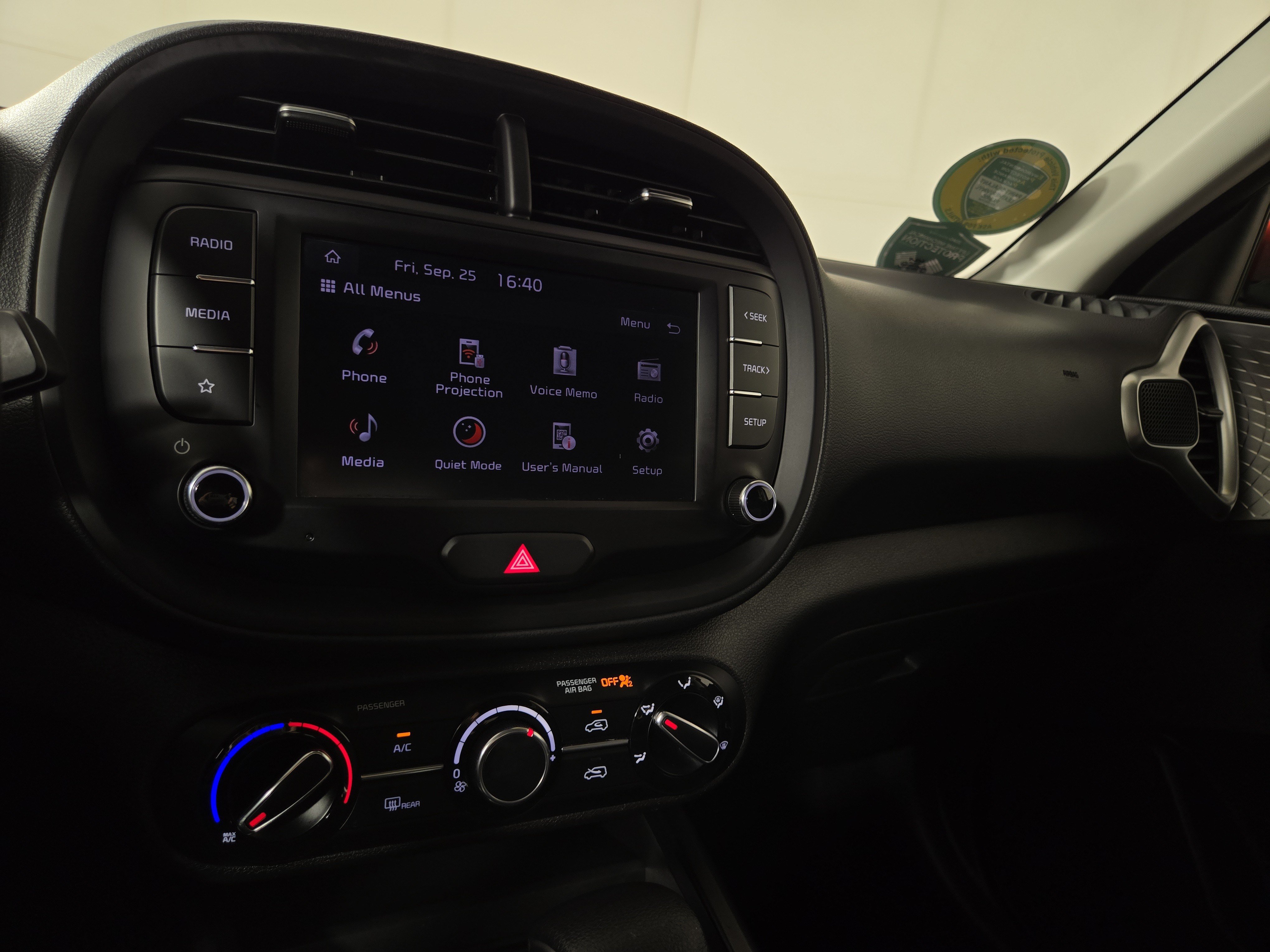 Used 2024 Kia Soul LX w/ LX Technology Package FWD image 22