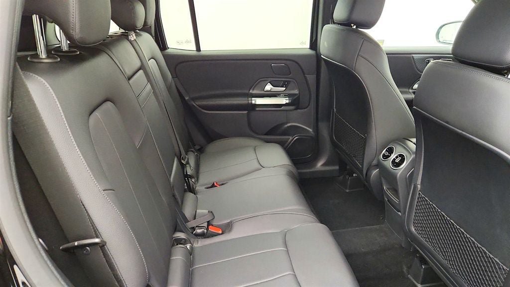 Used 2024 Mercedes-Benz GLB 250 4MATIC w/ Exclusive Package image 22
