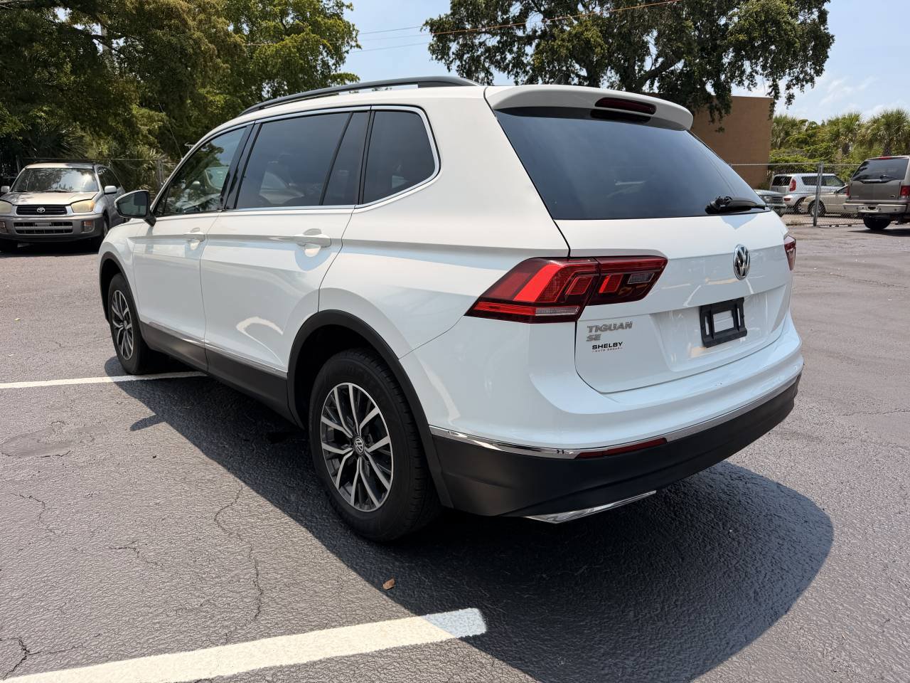 Used 2020 Volkswagen Tiguan SE AWD/4WD image 5