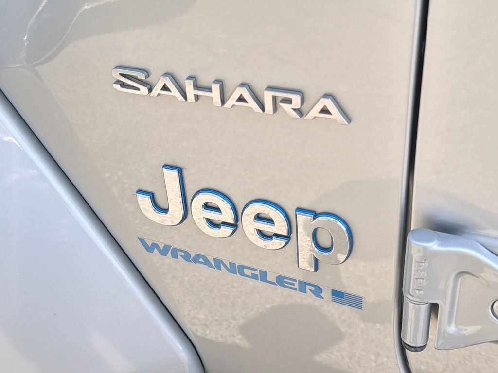 Used 2024 Jeep Wrangler Unlimited Sahara AWD/4WD image 16