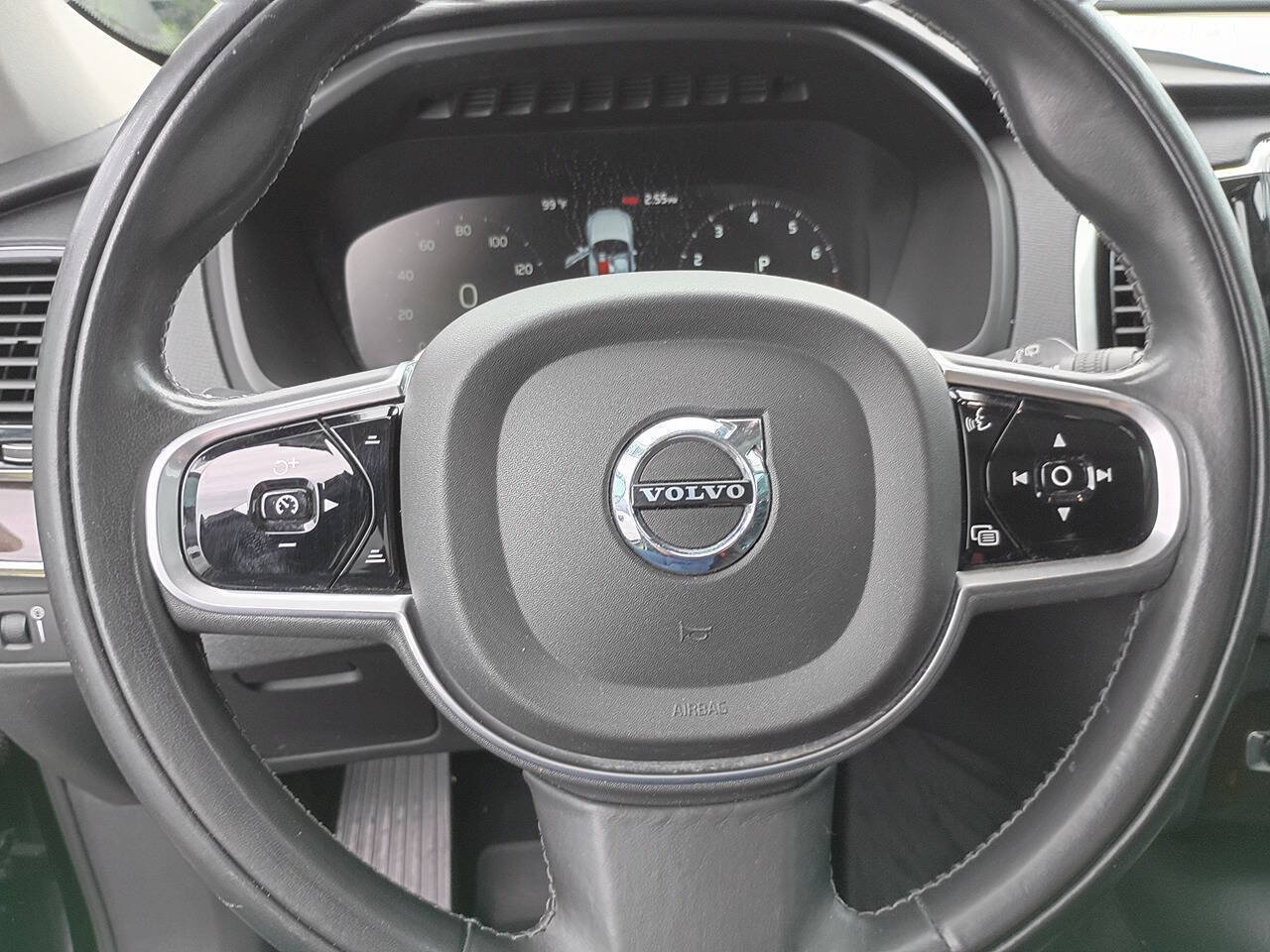 Used 2017 Volvo XC90 T6 Momentum w/ Vision Package AWD/4WD image 8