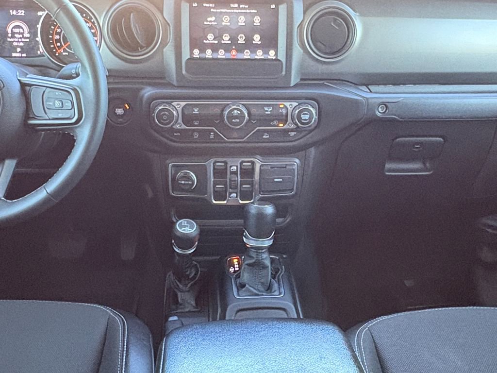 Used 2023 Jeep Gladiator Sport S image 3