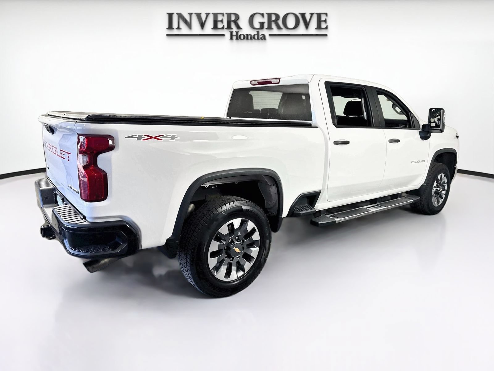 Used 2022 Chevrolet Silverado 2500 Custom w/ Custom Value Package AWD/4WD image 5