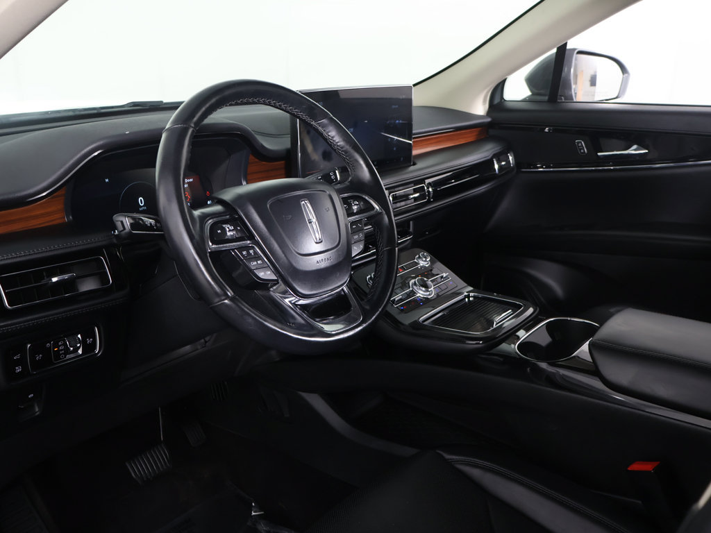 Used 2023 Lincoln Nautilus Reserve AWD/4WD image 32