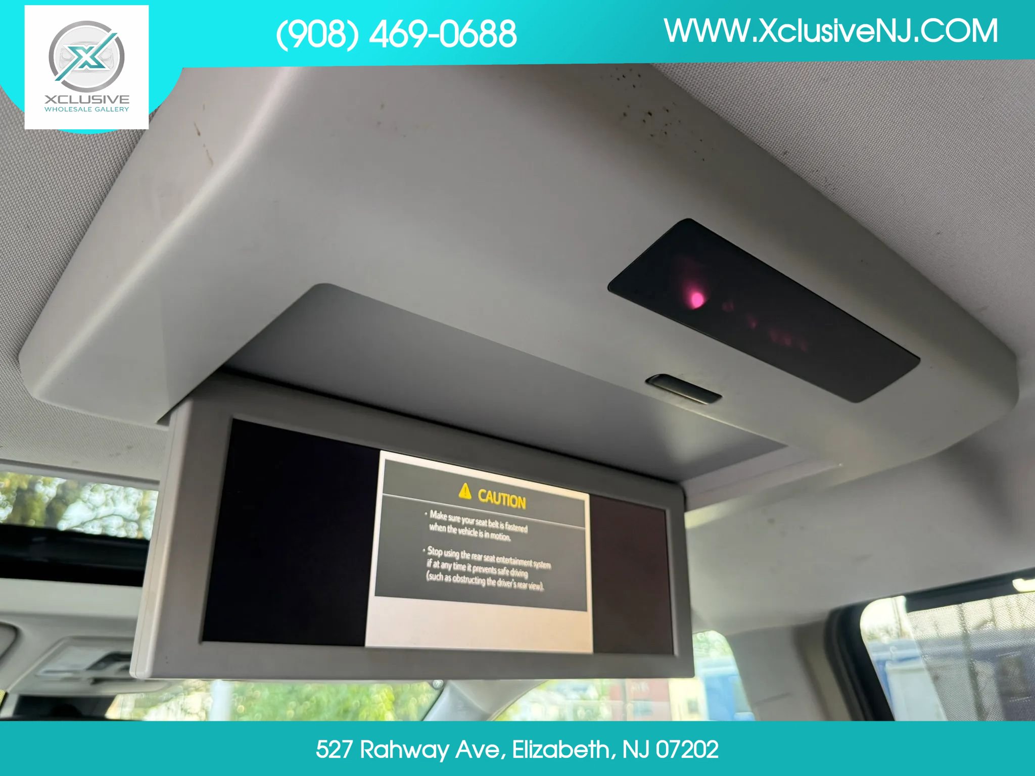 Used 2019 Toyota Sienna XLE Premium w/ Carpet Mat Package FWD image 34