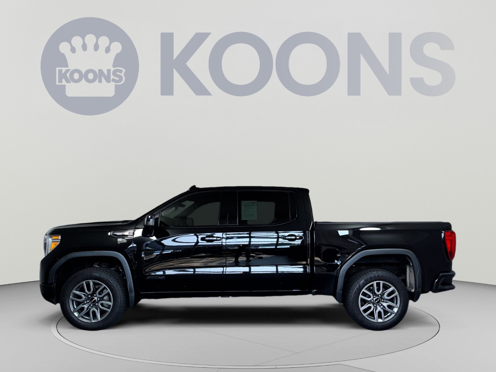 Used 2021 GMC Sierra 1500 AT4 w/ AT4 Premium Package AWD/4WD image 2
