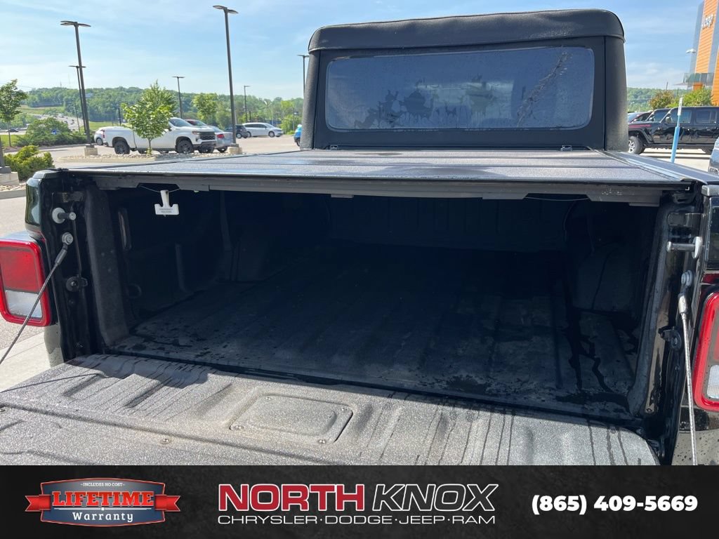Used 2023 Jeep Gladiator Mojave w/ Cold Weather Group AWD/4WD image 19