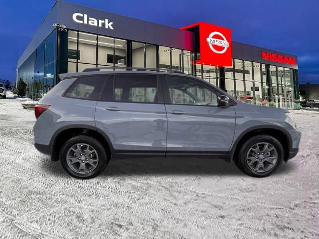 Used 2025 Honda Passport TrailSport image 8