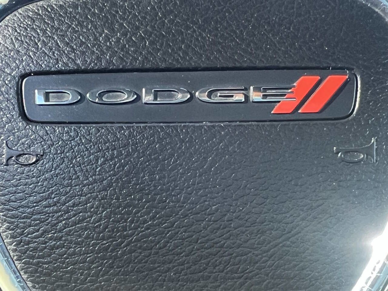 Used 2018 Dodge Challenger SXT image 32