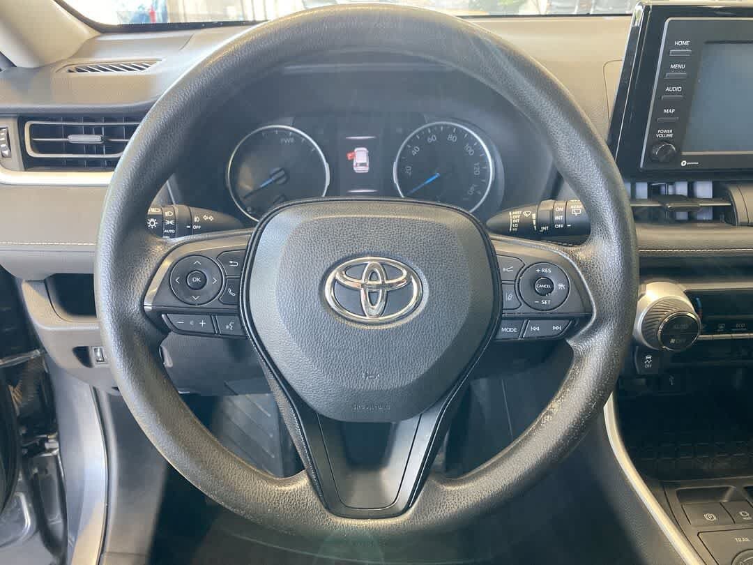 Used 2021 Toyota RAV4 XLE AWD/4WD image 17