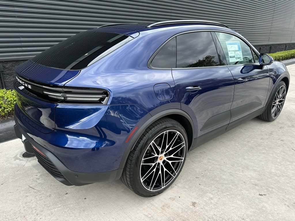 Used 2026 Porsche Macan Electric RWD image 9