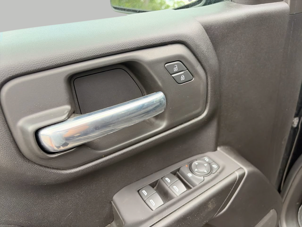 Used 2022 Chevrolet Silverado 1500 Custom RWD image 14