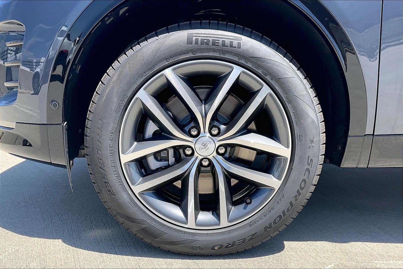 New 2026 Land Rover Discovery Sport Landmark AWD/4WD image 21