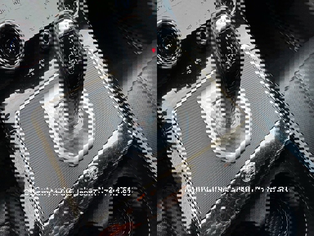 Used 2021 Land Rover Range Rover Evoque R-Dynamic S AWD/4WD image 41