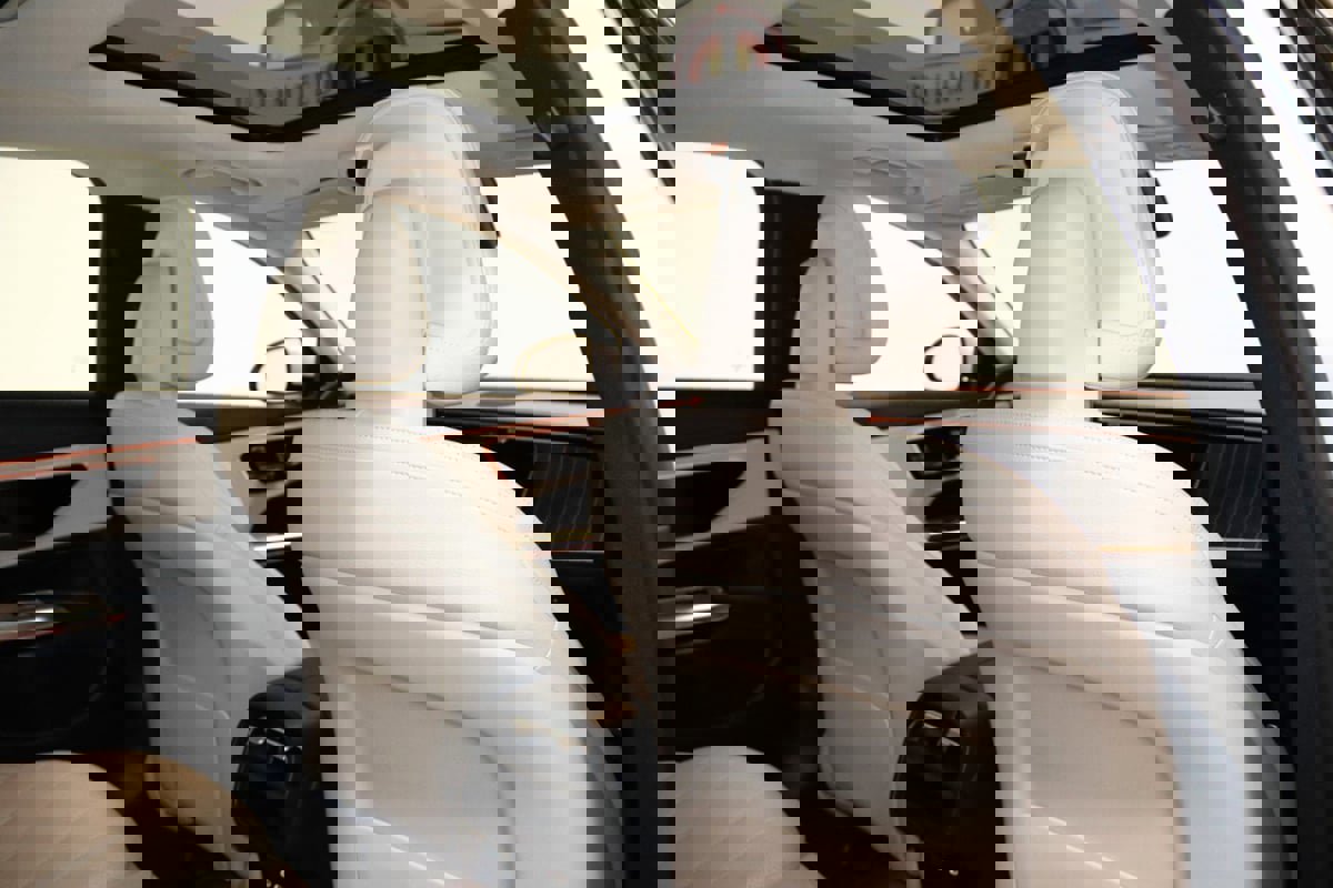 Used 2025 Mercedes-Benz E 350 4MATIC Sedan image 71