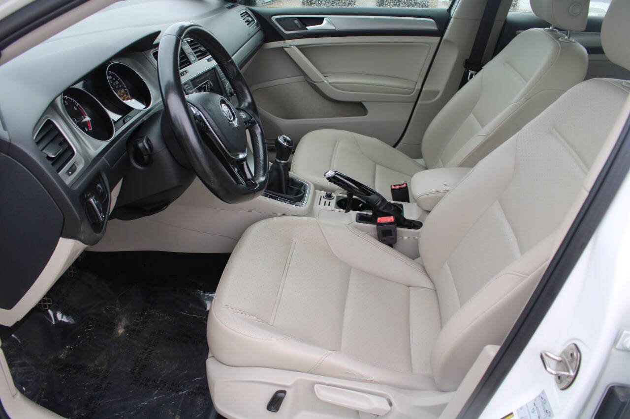 Used 2017 Volkswagen Golf Wolfsburg Edition image 12