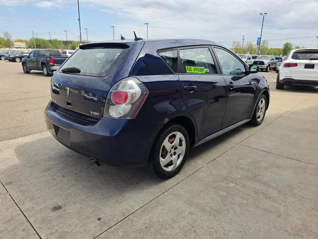 Used 2009 Pontiac Vibe w/ Preferred Package FWD image 6