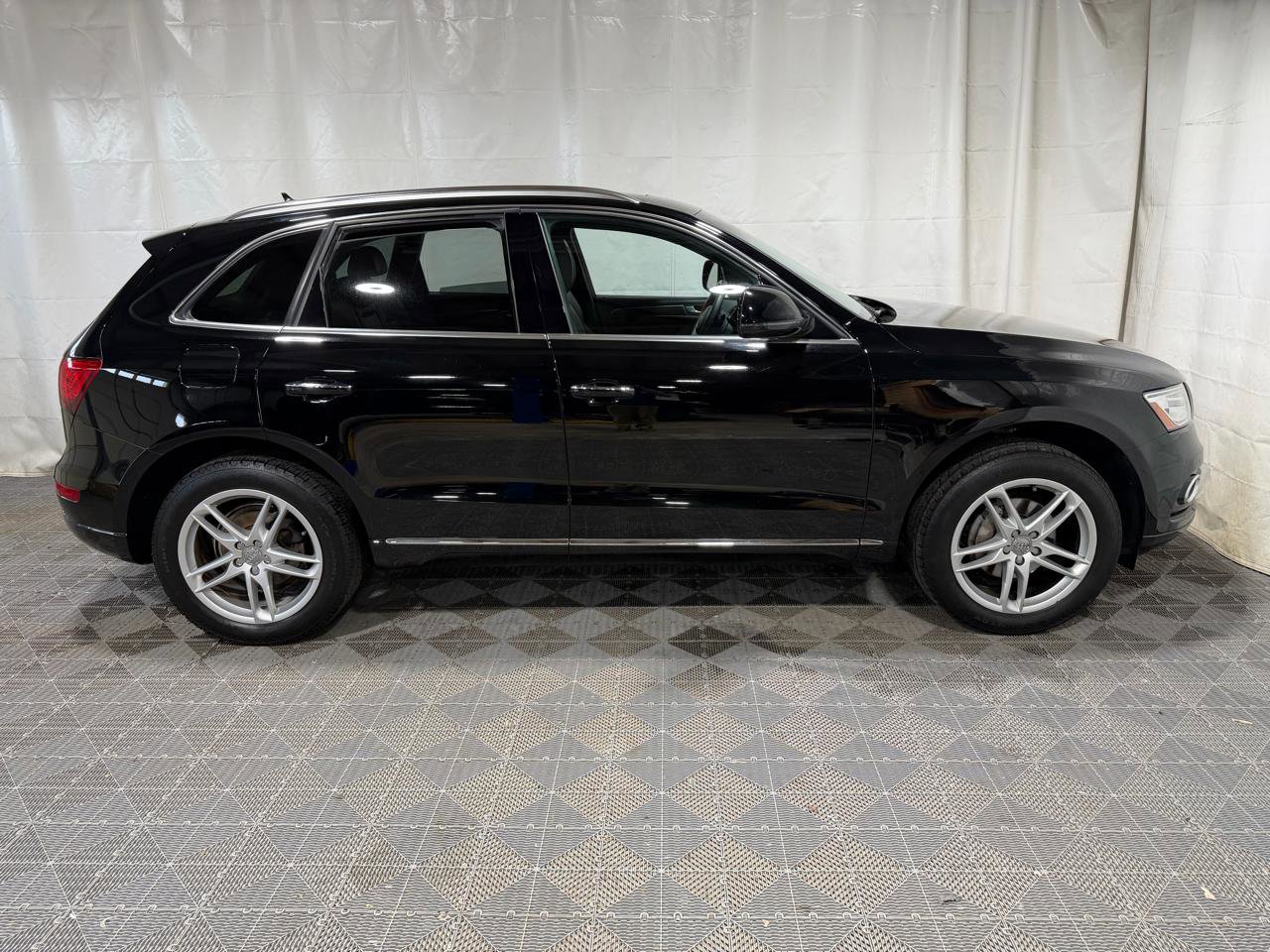 Used 2016 Audi Q5 2.0T Premium Plus w/ Technology Package AWD/4WD image 9