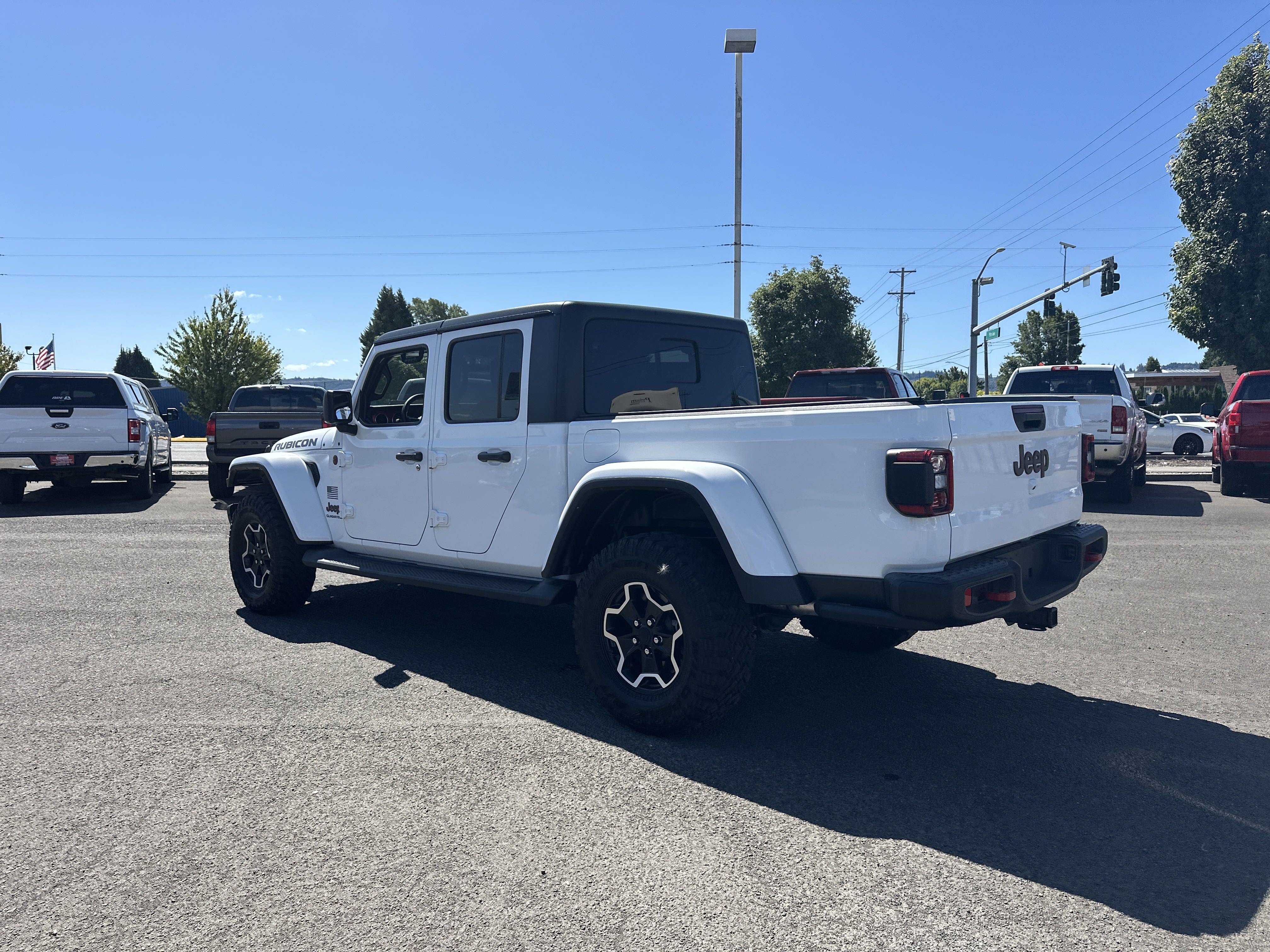 Used 2022 Jeep Gladiator Rubicon w/ LED Lighting Group AWD/4WD image 3